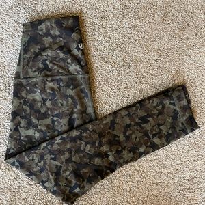 Lulu camo wunder under crops